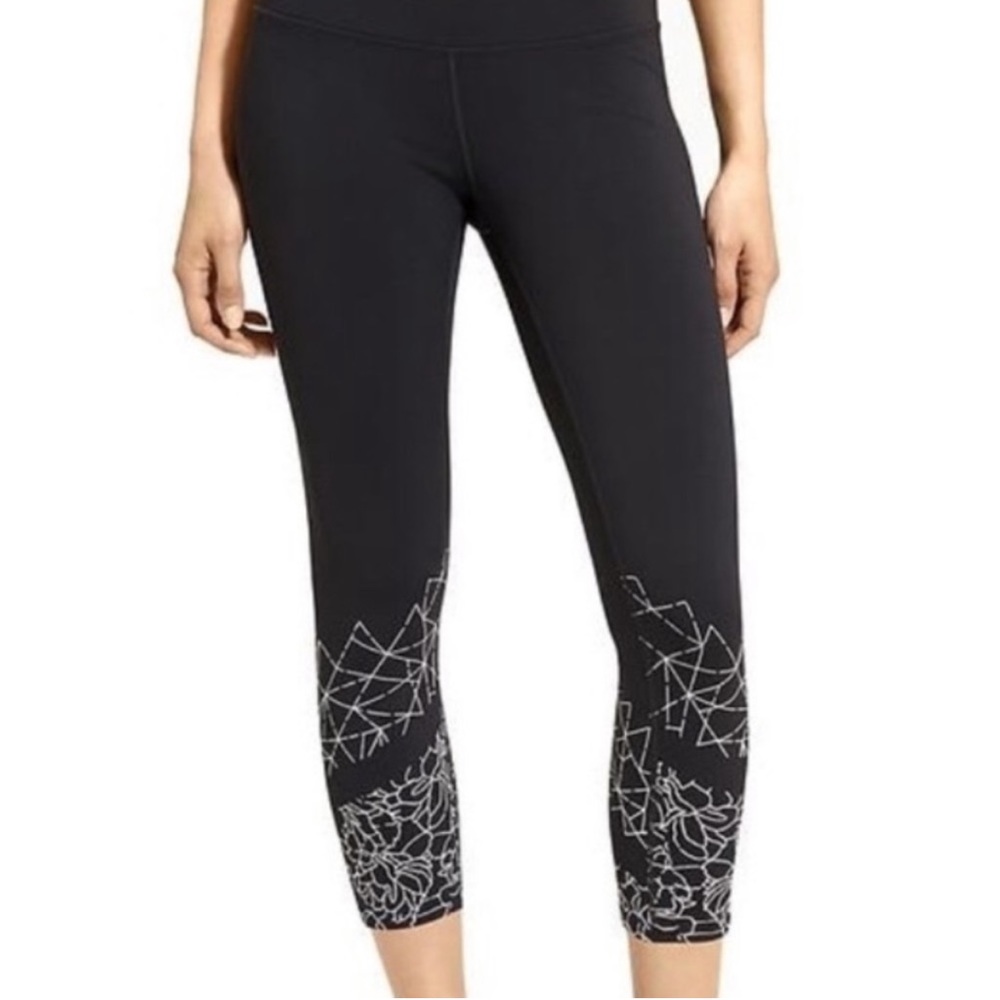Athleta Leggings Women’s XS Black Sonar Floral Capri Cropped Running Athletic
